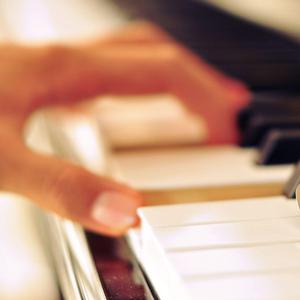 国产AV插入老师小穴
