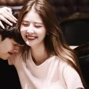 国产AV插入老师小穴
